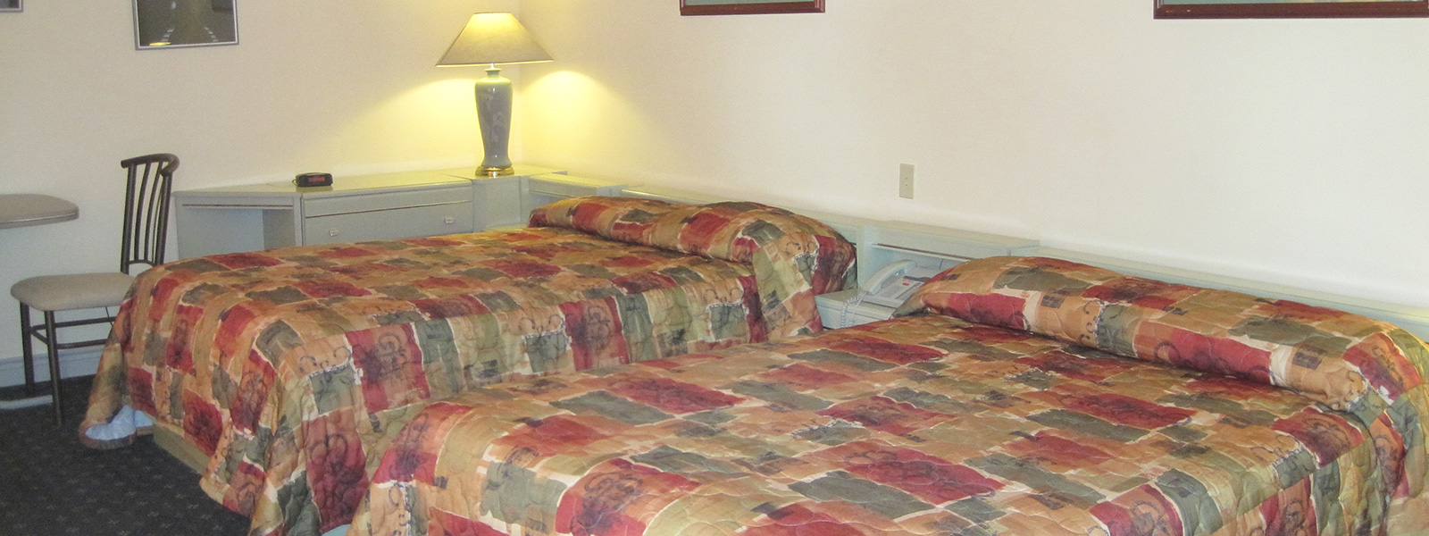 banner-two-double-beds