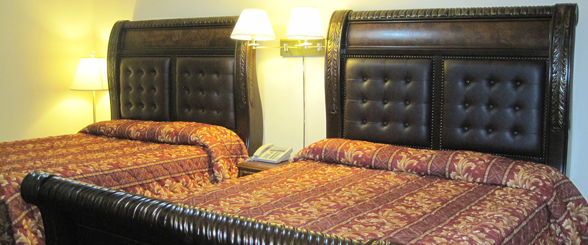 two-queen-beds-sldr1