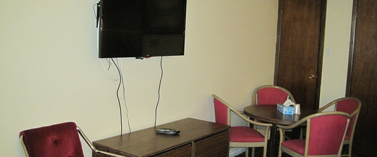 two-queen-kitchen-beds-sldr2