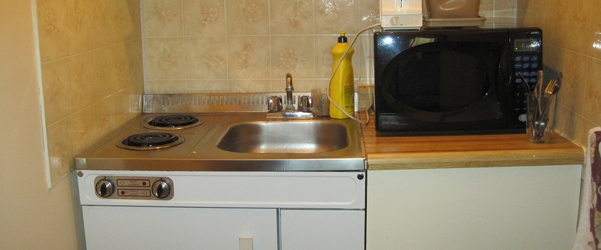 two-queen-kitchen-beds-sldr3